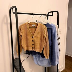 Old Navy Cropped Cardigan Sweater, size XS